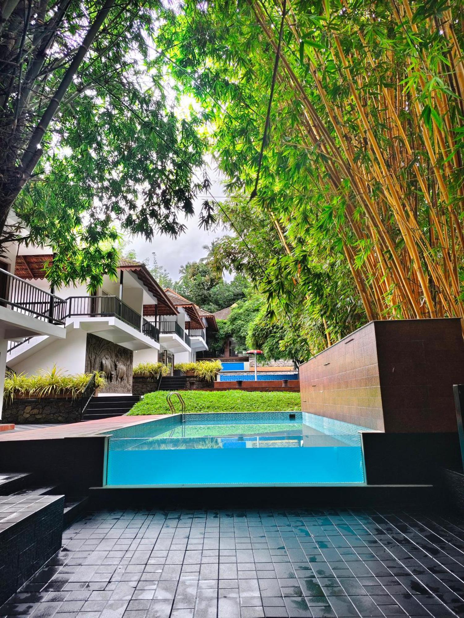 Athirapally Green Trees Athirappilly Exterior photo